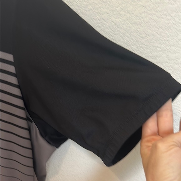 Pearl Izumi Black and Gray Men's cycling jersey - Picture 3 of 7